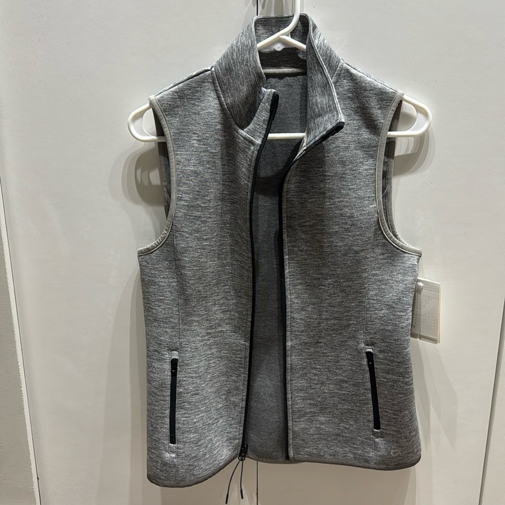Gap fit vest